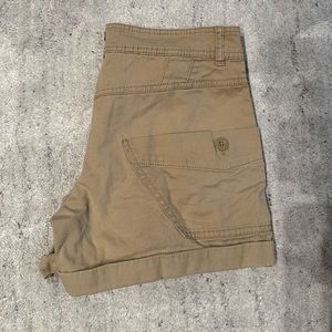 Magellan Outdoors Women’s Tan Cargo Shorts Size Small